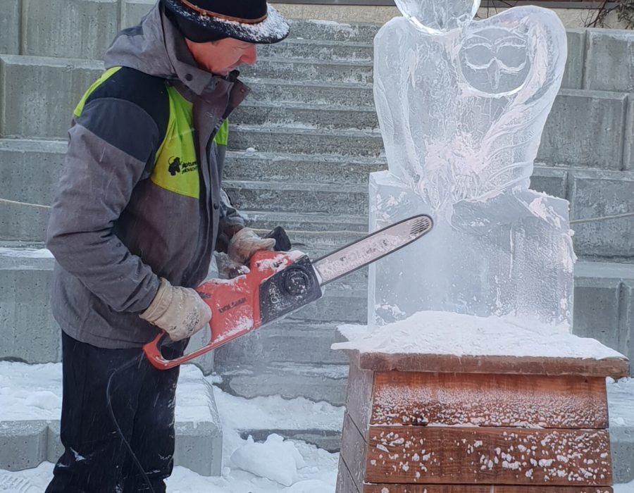 Sculpteur sur glace